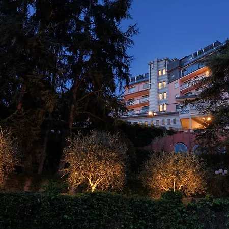Hotel Vis A Vis 4*