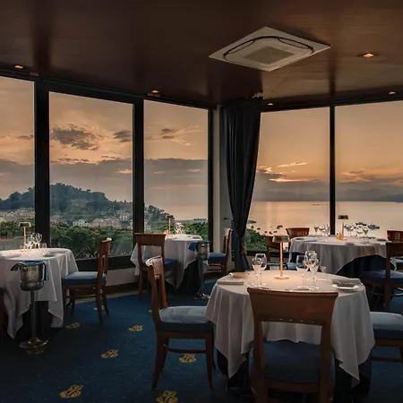 Vis A Vis Ξενοδοχείο 4*