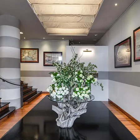 Vis A Vis Ξενοδοχείο 4*