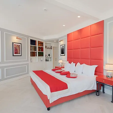 Hotel Vis A Vis 4*