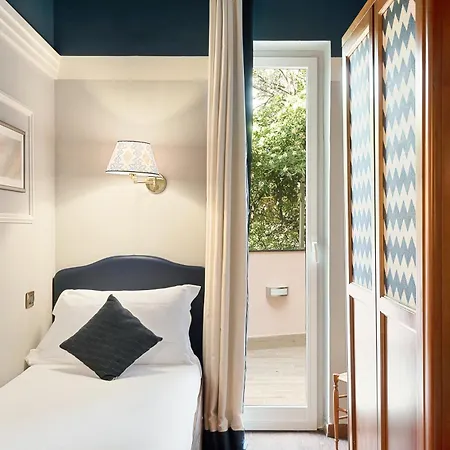 Vis A Vis Otel 4*