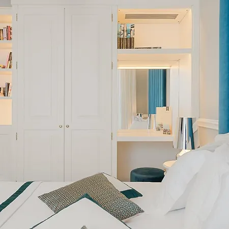 Vis A Vis Hotel