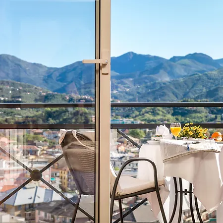 Ξενοδοχείο Vis A Vis 4*