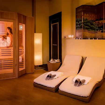 Vis A Vis Ξενοδοχείο Σέστρι Λεβάντε