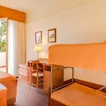 Otel Vis A Vis 4*