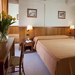 Vis A Vis Otel