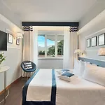 Otel Vis A Vis 4*