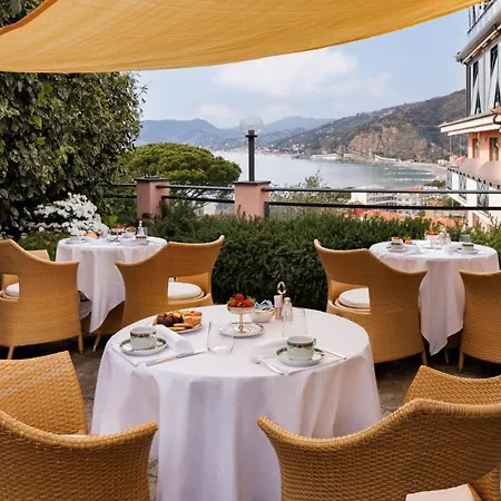 Vis A Vis Hotel Sestri Levante