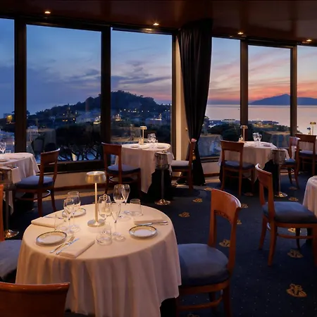 Hotel Vis A Vis 4*