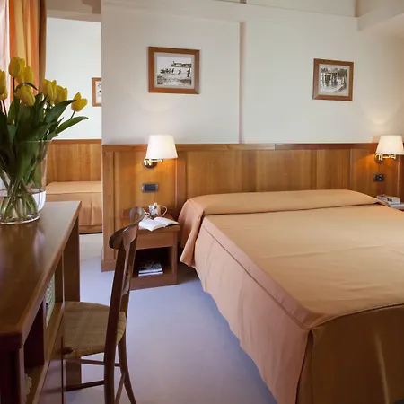 Vis A Vis Hotel