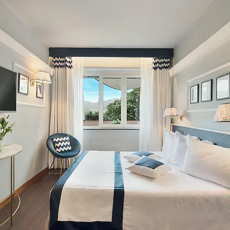 Hotel Vis A Vis 4*