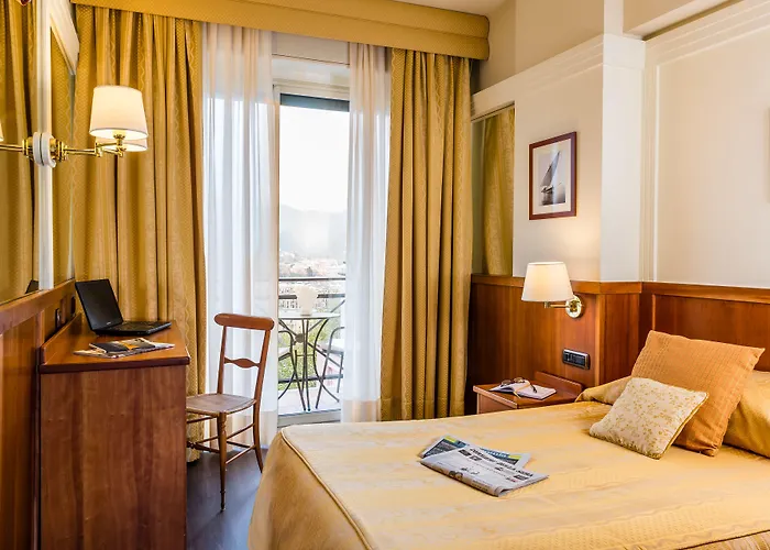 Vis à Vis 4* Sestri Levante